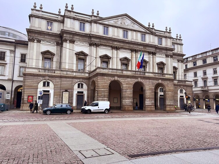 Combo tour: Scala theatre and Duomo Cathedral 
