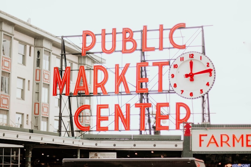 Downtown Seattle Landmarks & Modern Sites with Self-Guided Audio Tour