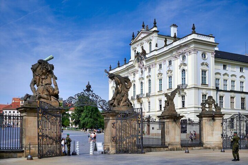 Prague Lesser Town Tour with St Nicholas & Prague Castle 