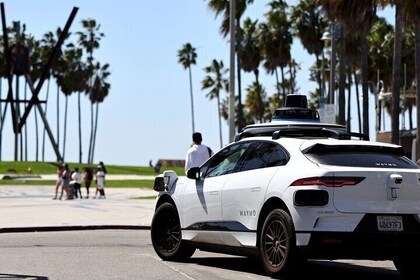 Waymo Tours Hollywood to Beverly Hills in Los Angeles