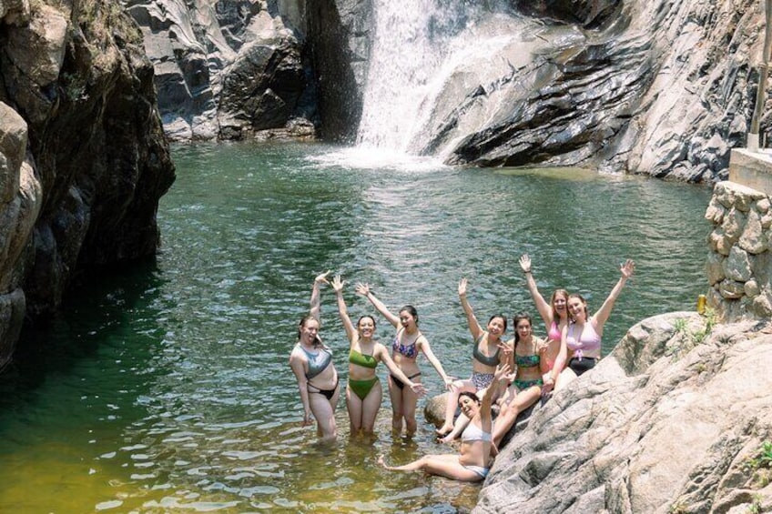 Quimixto Waterfall Hike and Boat Ride Full-day Tour 