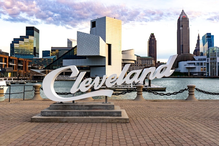 Downtown Cleveland: Old and New Must-See Attractions with In-App Audio Tour