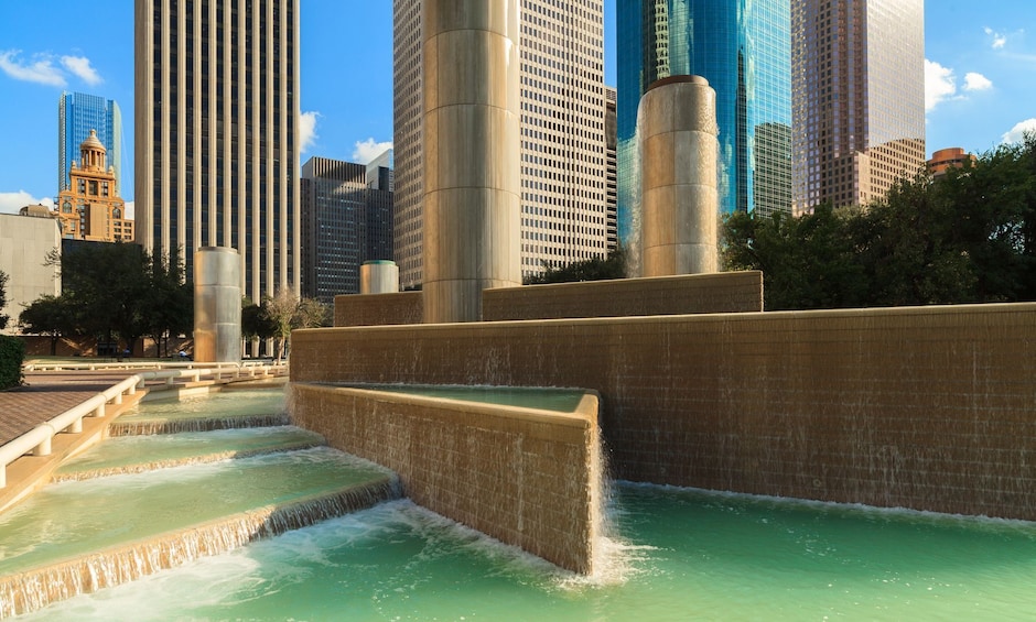 Downtown Houston Must-See Landmarks with Self-Guided Audio Tour