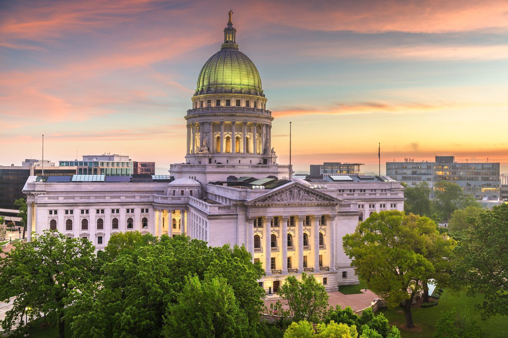 Downtown Madison Sightseeing & History with Self-Guided Audio Tour