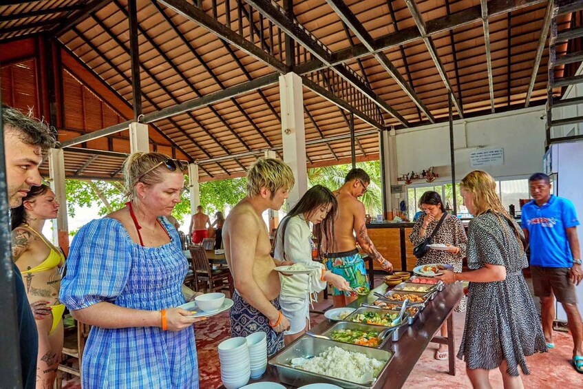 Picture 9 for Activity Koh Samui: Pig Island Tour by Speedboat with Snorkeling