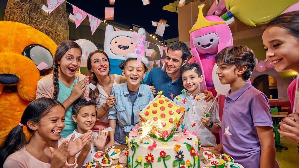 Apri foto 2 di 5. Birthday party at IMG Worlds of Adventure
