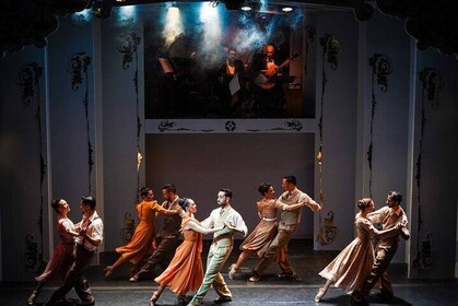 Show at the Mítico Café Los Angelitos with Optional Dinner and Transfer