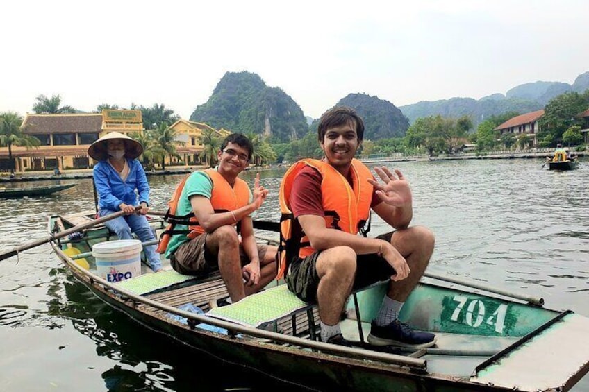 Hoa Lu Ancient City, Tam Coc Boat, Biking and Mua Cave Transfer by Limousine bus