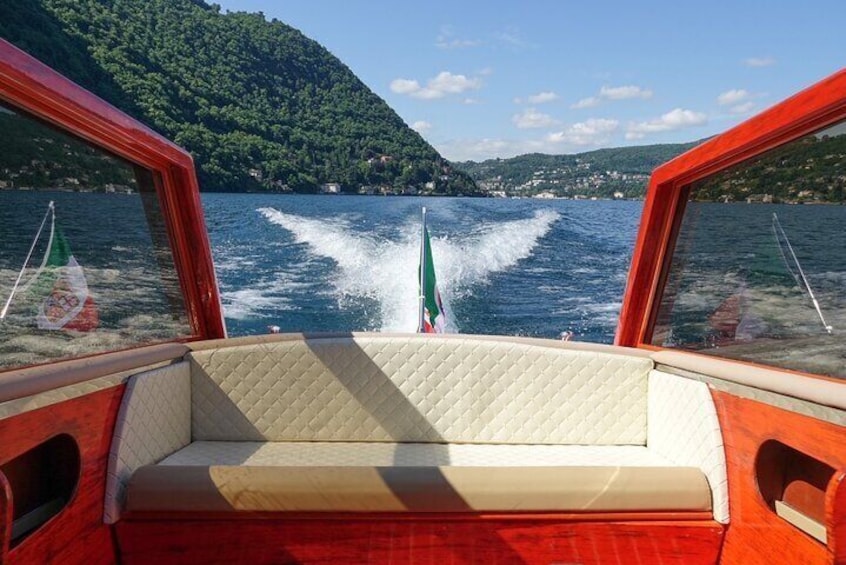 4-Hour Private Wooden Boat Tour on Lake Como 7 pax