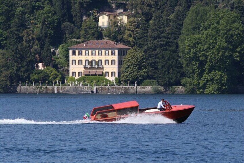 4-Hour Private Wooden Boat Tour on Lake Como 7 pax