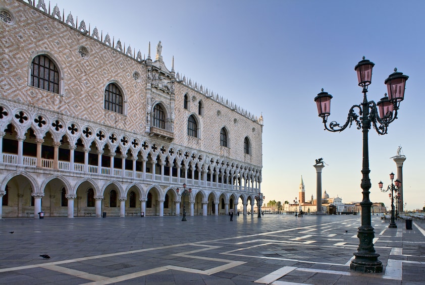 FULL DAY BUS TOUR IN VENICE: THE FLOATING CITY AND ALL ITS WONDERS
