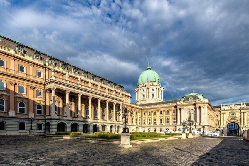 Buda Castle Walking Tour