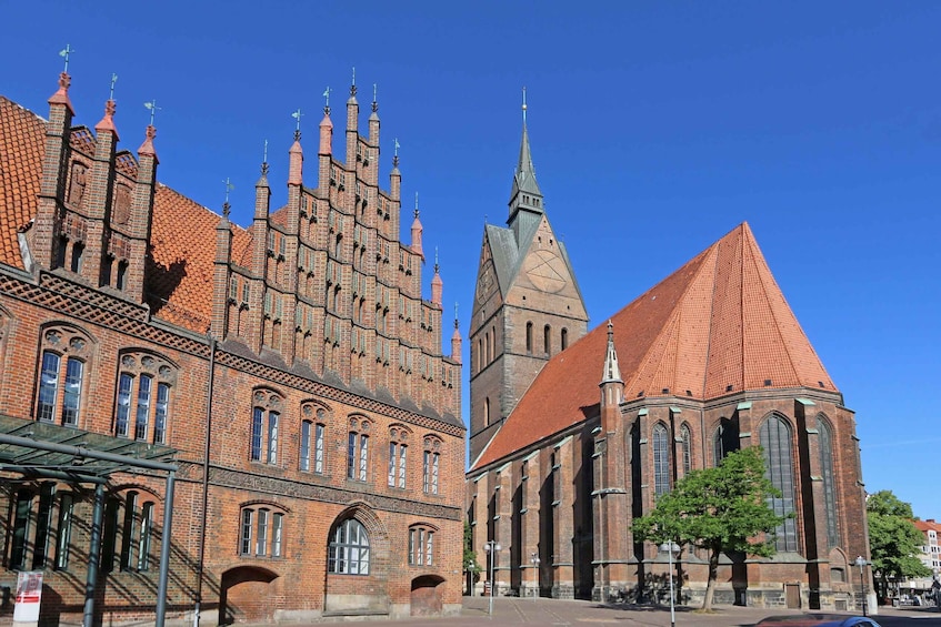 Picture 2 for Activity Hannover: Guided Old Town Walking Tour