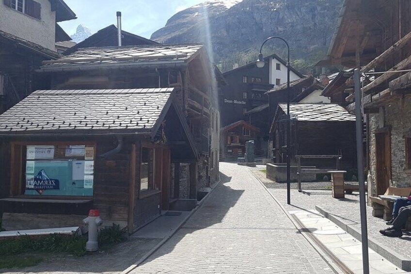 2-hours small-group Walking Tour Zermatt Village