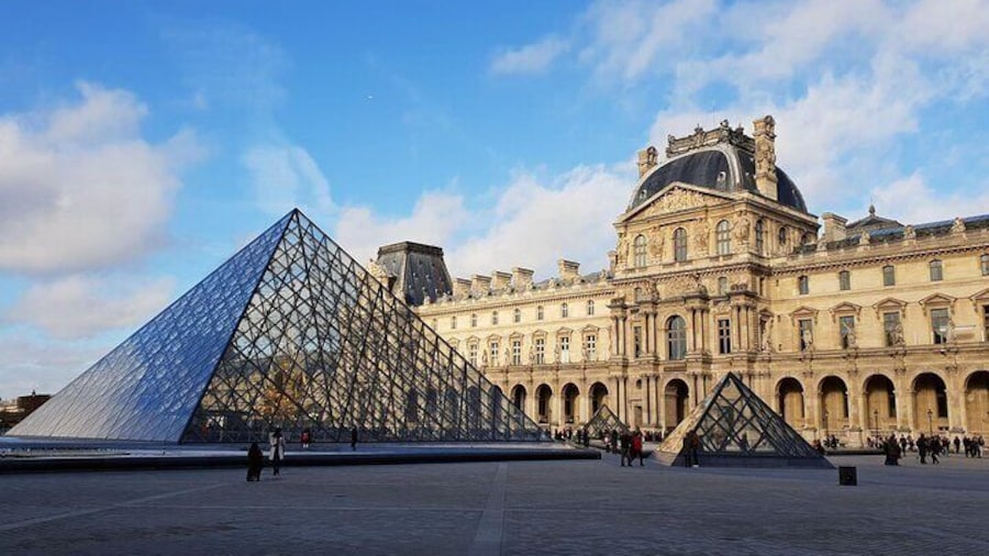Entry ticket for the Louvre Museum, in Paris