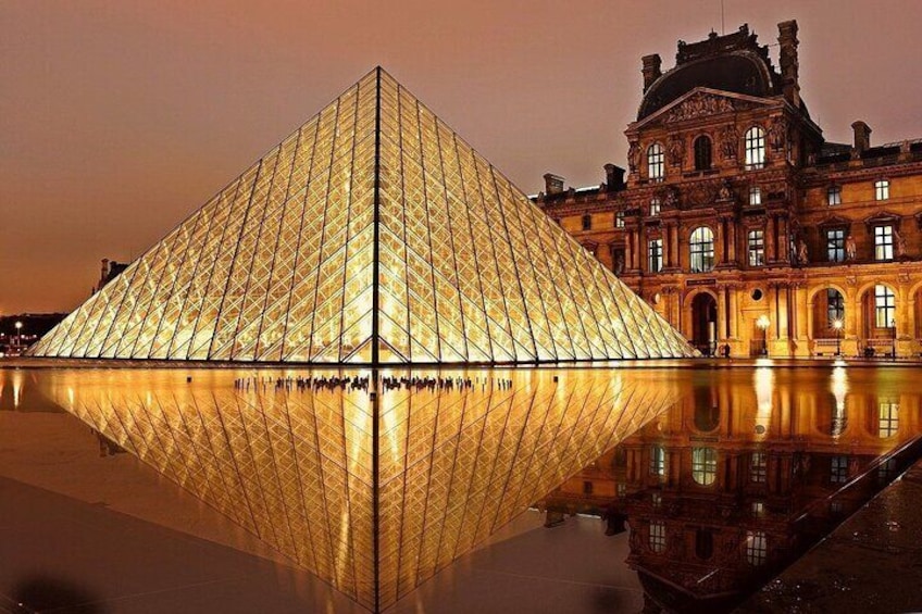 Entry ticket for the Louvre Museum, in Paris