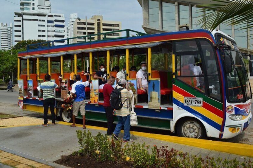 City Tour in Chiva through Cartagena