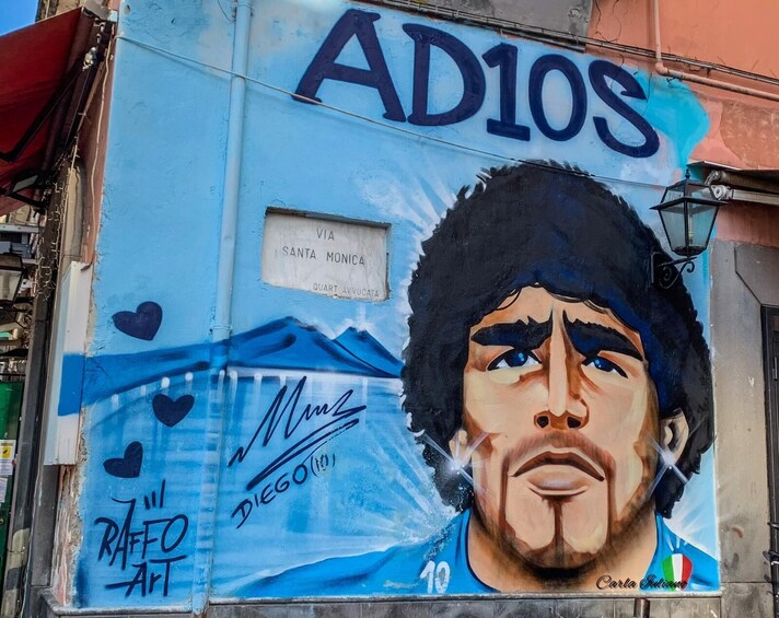 Naples and its King: Walking Tour dedicated to Maradona by train from Rome