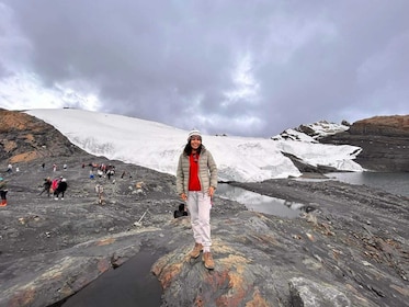 Glacier Pastoruri and Puya Raimondi Full Day Tour