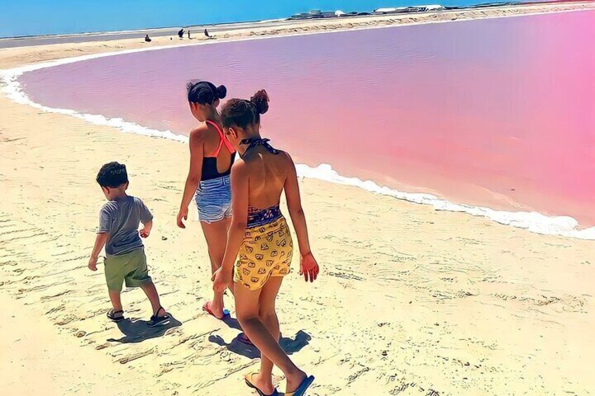 walking sunbathing in Las Coloradas Tour 