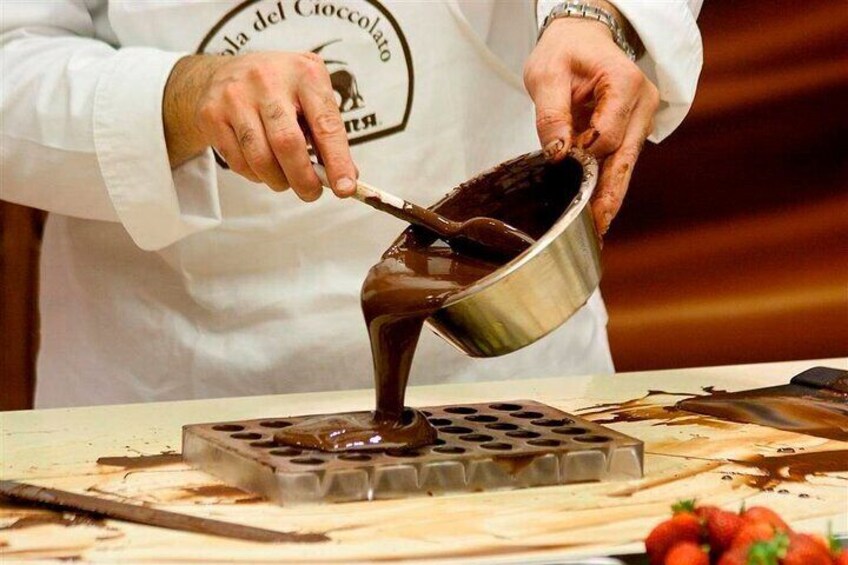 Full Day Private Experience Chocolate's School and Perugia Walking Tour