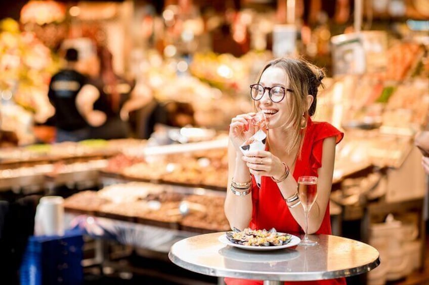 Alicante PRIVATE Food Tour With Locals: 10 Food & Drink Tastings Included