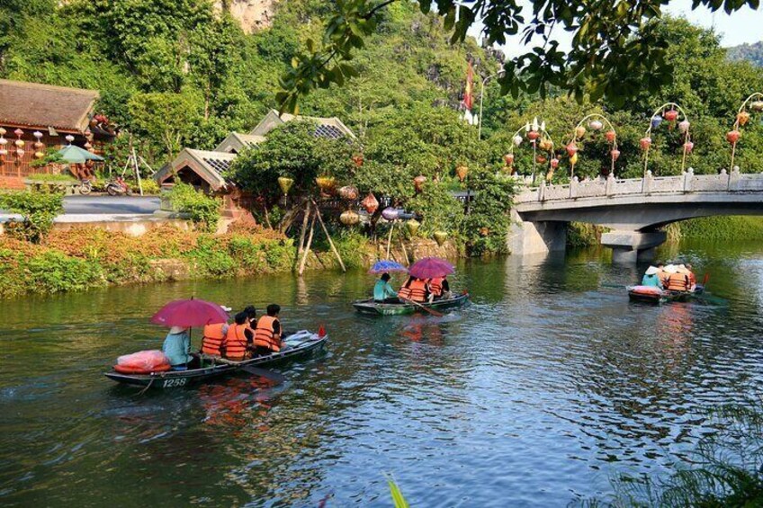 Ninh Binh Private Tour Full-Day Bike Hike Boat Local Experience