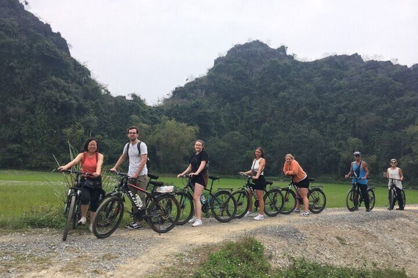 Full-Day Ninh Binh Small Group of 9 Guided Tour from Hanoi