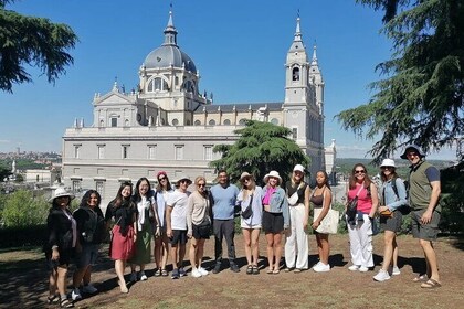 Madrid Essential: Historic Centre, Plaza Mayor & Royal Palace