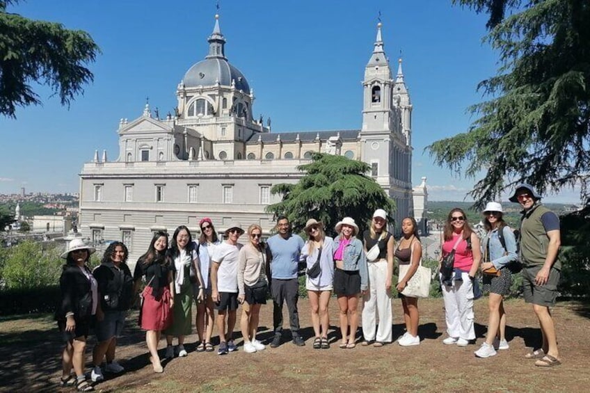 Madrid Essential: Historic Center, Plaza Mayor & Royal Palace