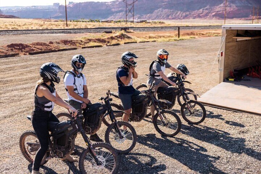 Electric Dirt Bike Tour to Explore Gemini Bridges Moab