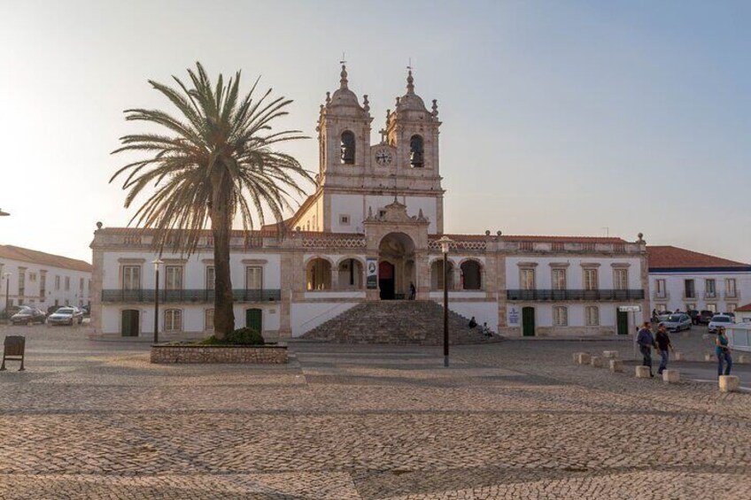 Private Guided Day Tour: Lisbon to Nazaré & Óbidos Medieval Town 