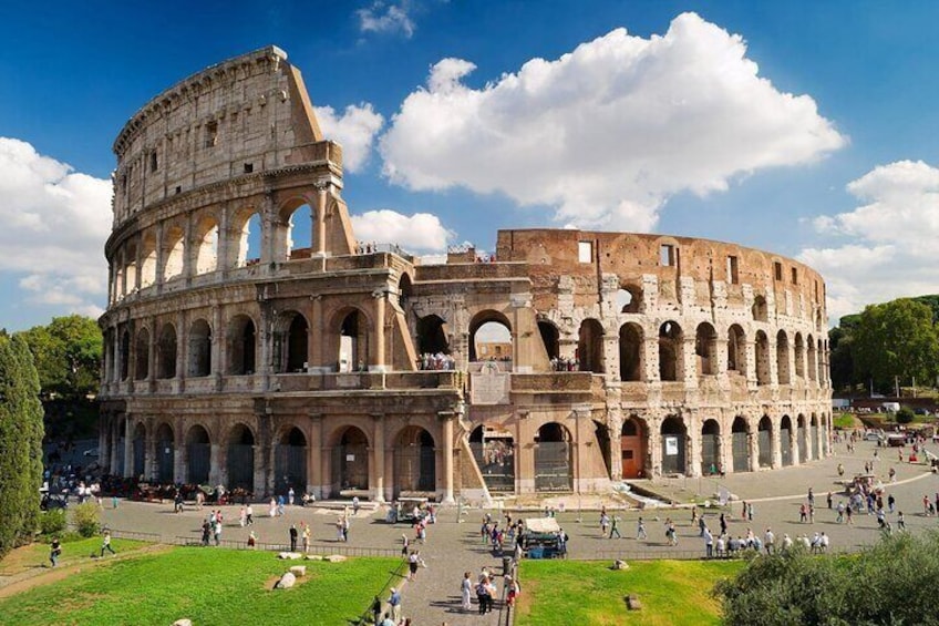 Visit Rome Must See Attractions by Golf Car Private Tour