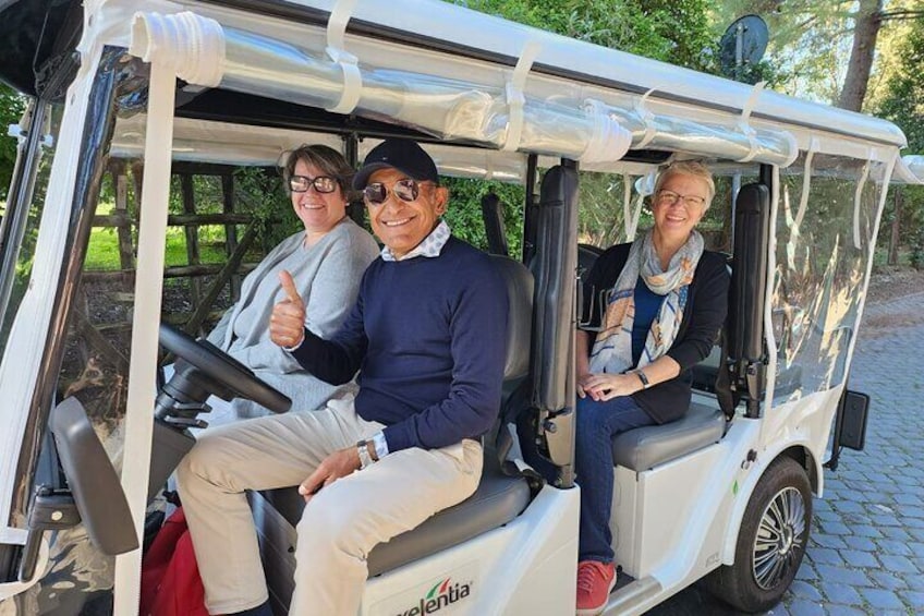 Visit Rome Must See Attractions by Golf Car Private Tour