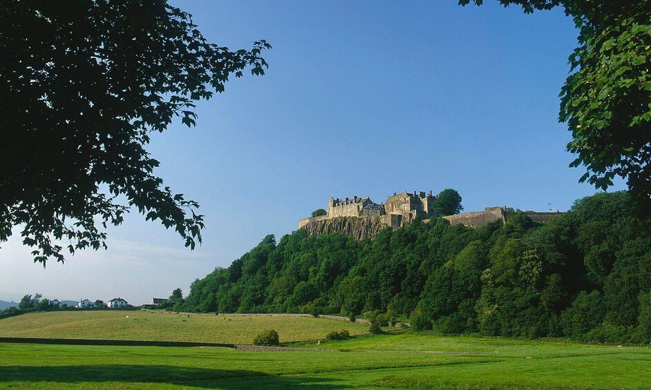 Picture 1 for Activity Edinburgh: Stirling, Whisky & St Andrews Tour in Italian