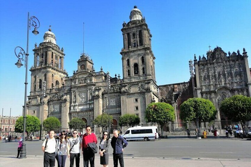 Full-day private tour of Xochimilco, Casa Estudio and Historic Center