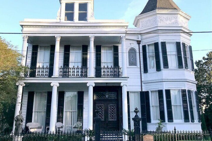 Garden District Walking Tour