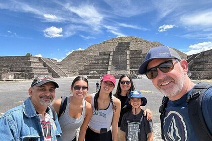 Private full tour to Teotihuacan and Basilica at your own pace