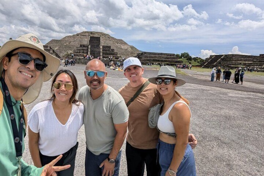 Private full tour to Teotihuacan and Basilica at your own pace