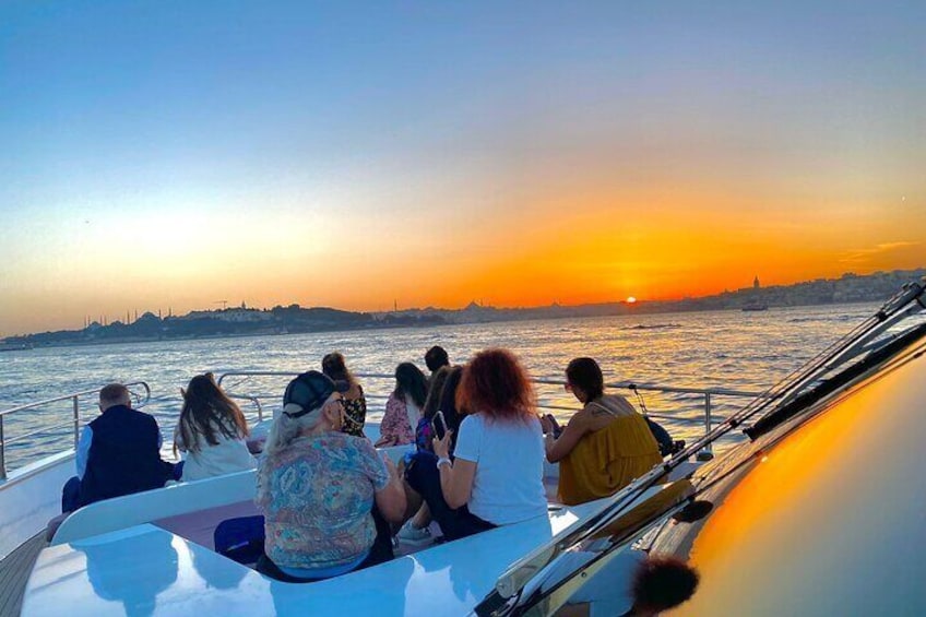 Bosphorus Dinner Cruise with Dinner