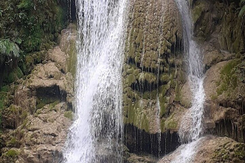 Tour to El Limón waterfall with lunch included from Saman special for cruisers