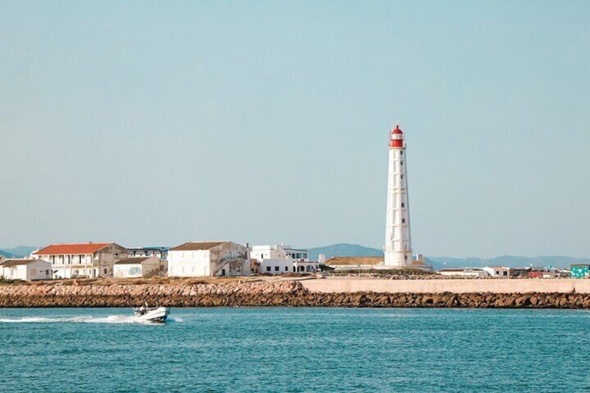 Farol island is the second stop of the Hop On Hop Off tour. This island gets the name from the lighthouse or Farol and it's one of the biggest of Algarve.