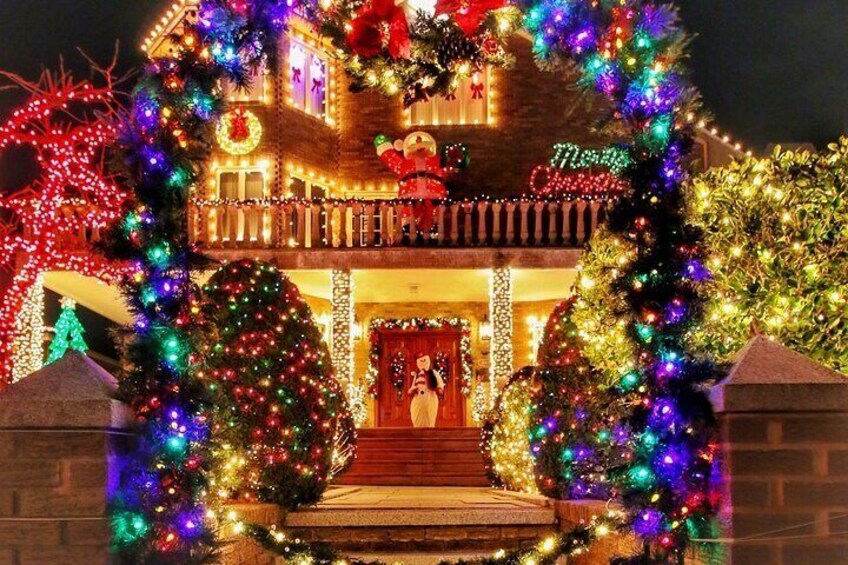 Dyker Heights - Brooklyn Christmas Houses Private Tour