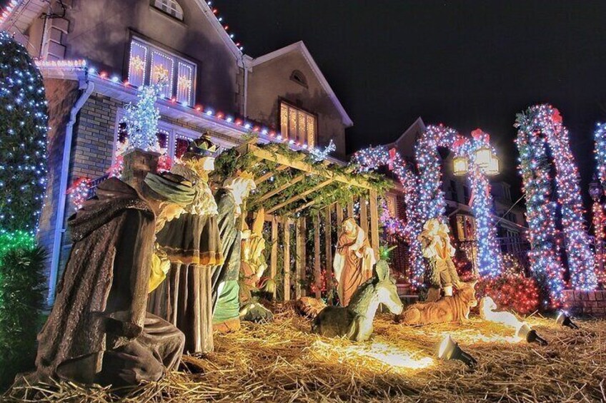 Dyker Heights - Brooklyn Christmas Houses Private Tour