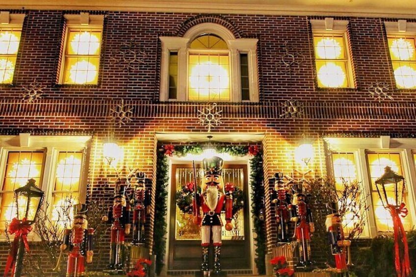 Dyker Heights - Brooklyn Christmas Houses Private Tour