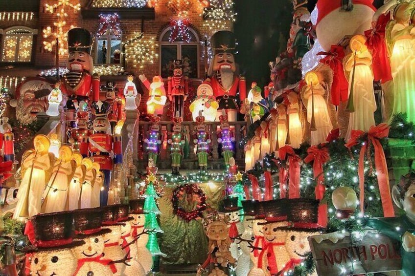 Dyker Heights - Brooklyn Christmas Houses Private Tour