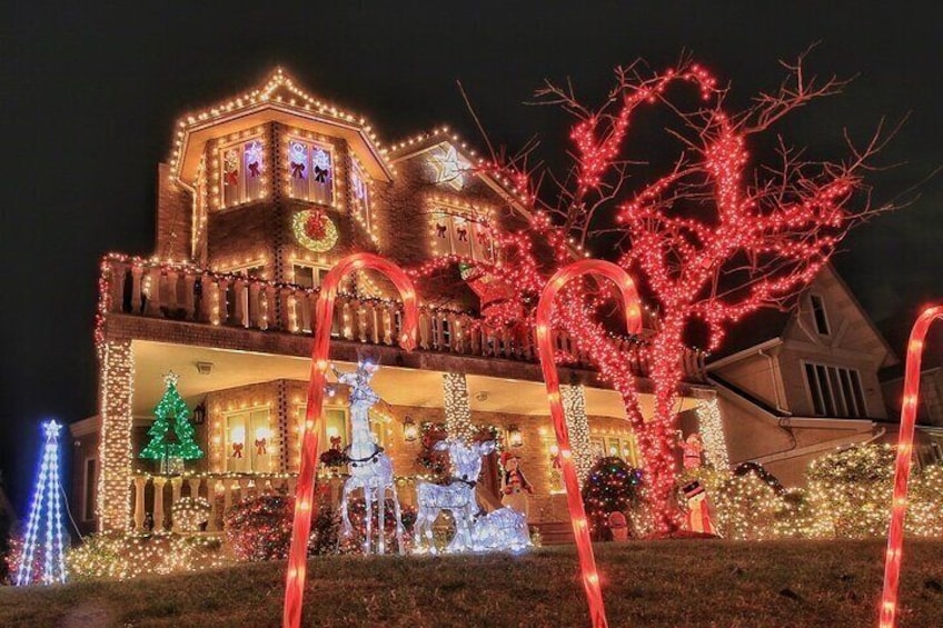 Dyker Heights - Brooklyn Christmas Houses Private Tour