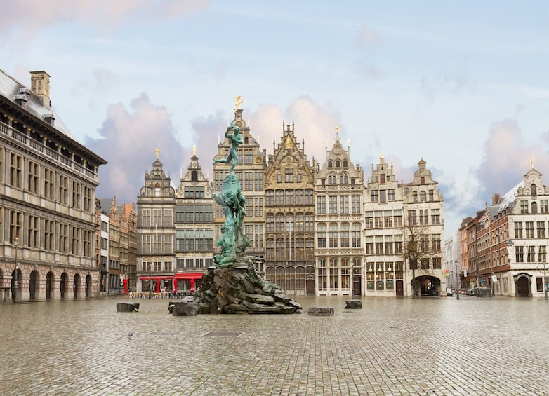 Antwerp: Charm and Originality of the Belgian City with In-App Audio Tour
