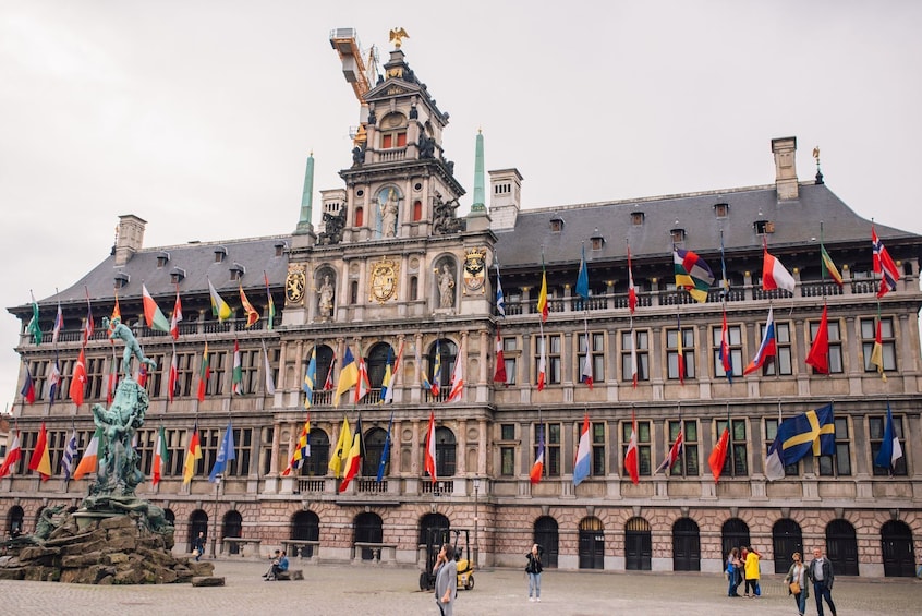 Antwerp: Charm and Originality of the Belgian City with In-App Audio Tour