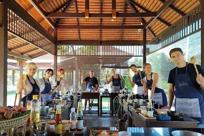Morning Cooking Class in Traditional Pavilion with Beautiful Garden - Chian...